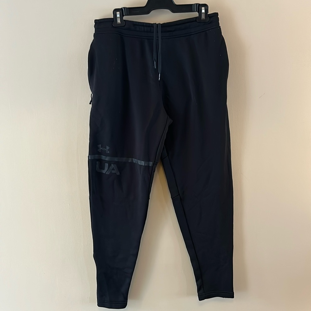 Men’s Under Armour cold gear gym/active pants; L